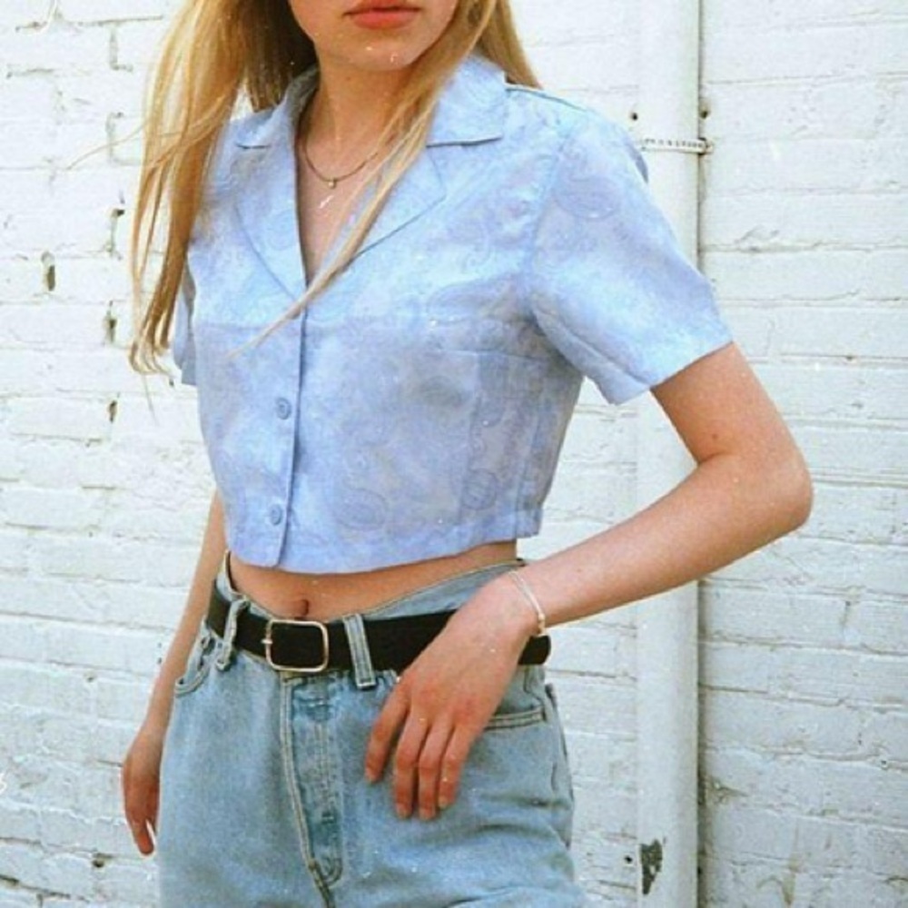 💎 Brandy Melville Blue Paisley Cropped Blouse (see measurements)